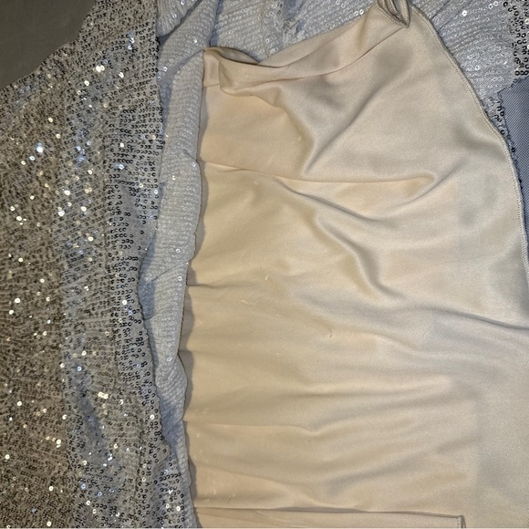 2/$35 Romantic Dazzle Babydoll Tiered Sequin Shift Dress Size M Puff Sleeve - Picture 9 of 11